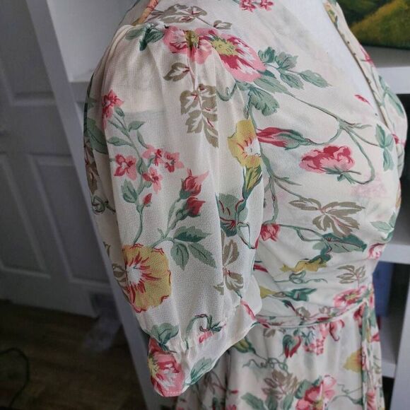 Reformation Cream Floral Wrap Dress size XS NWOT - Picture 8 of 15